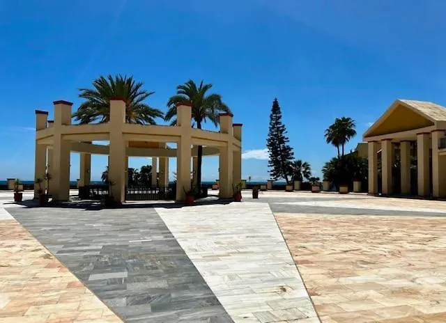 Marbella Nikkibeachfront Studio 0*,