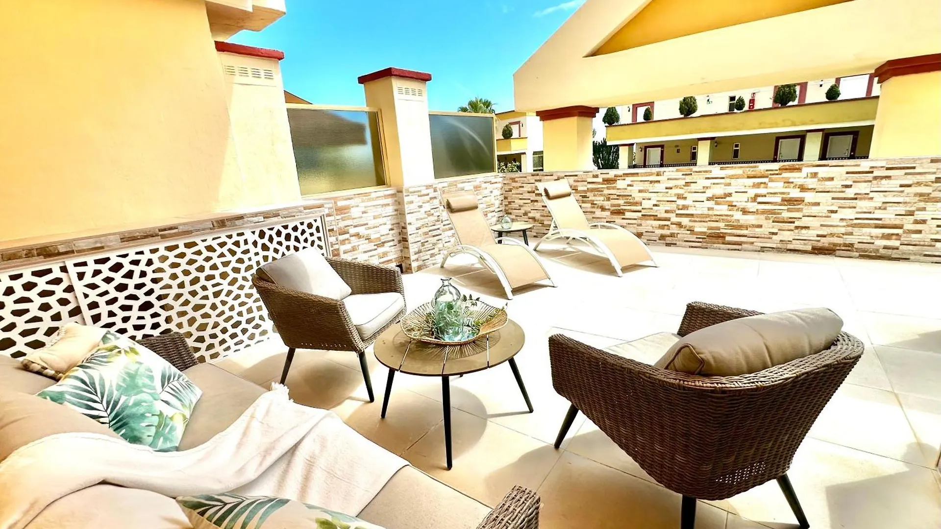 Marbella Nikkibeachfront Studio location