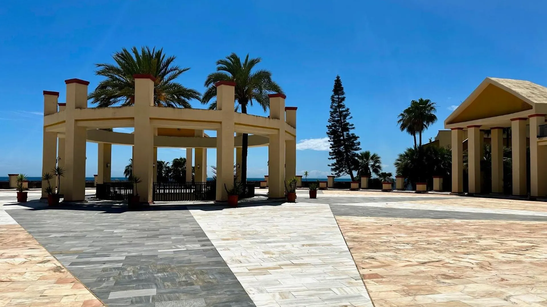 Marbella Nikkibeachfront Studio Apartment